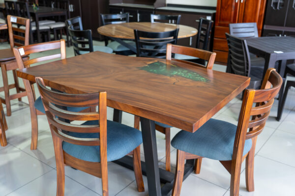 Comedor Tablón con Resina