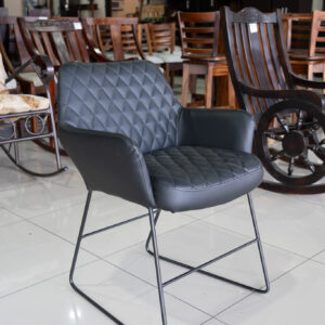 Silla de Metal con Tapizado en Vinil