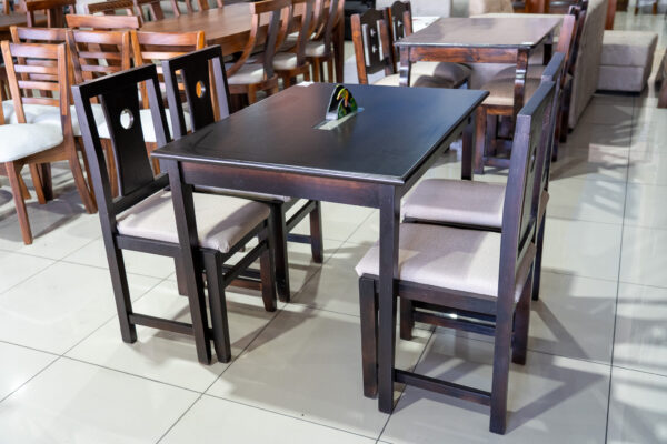 Comedor 4 Puestos en Pino