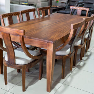 Comedor Flamante con 8 Sillas en Cenízaro