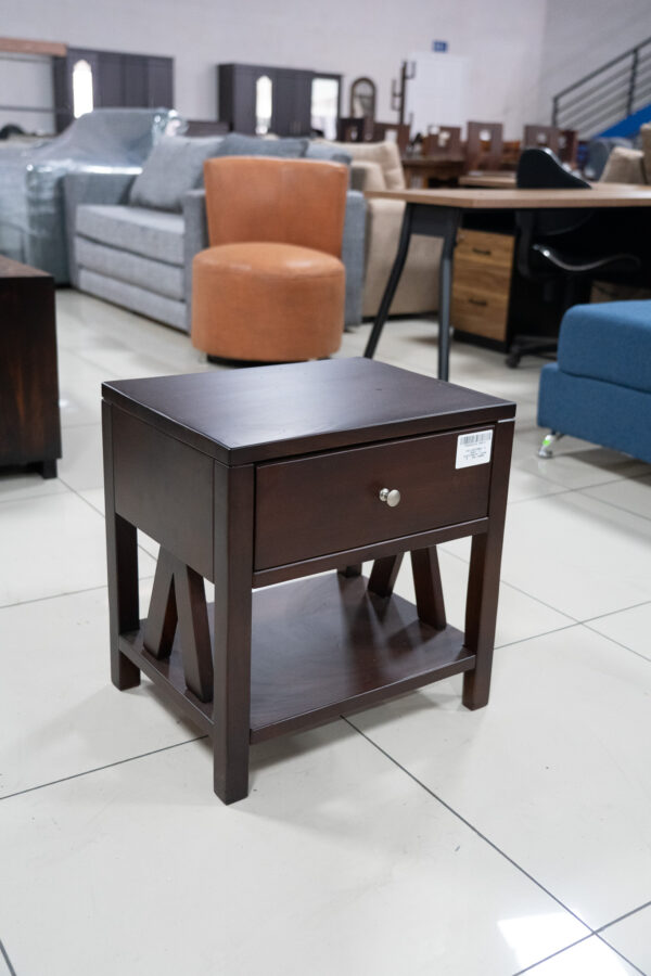 Mesa de Noche Sencilla