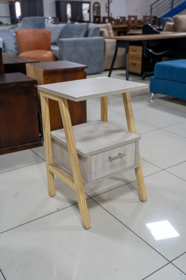 Mesa de Noche Moderna